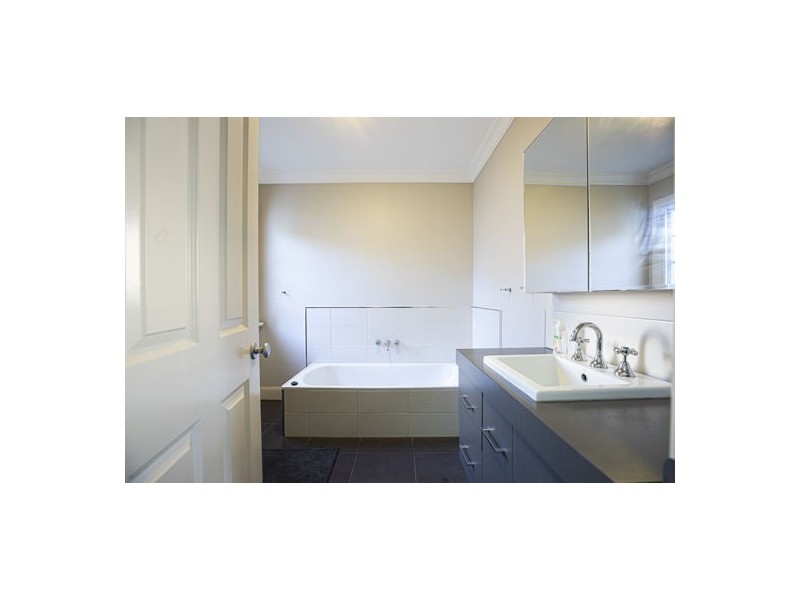 14 Hinton Street, West Mackay QLD 4740