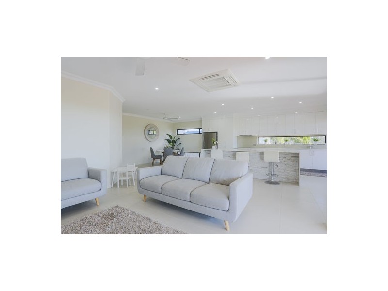 21 Slade Esplanade, Slade Point QLD 4740