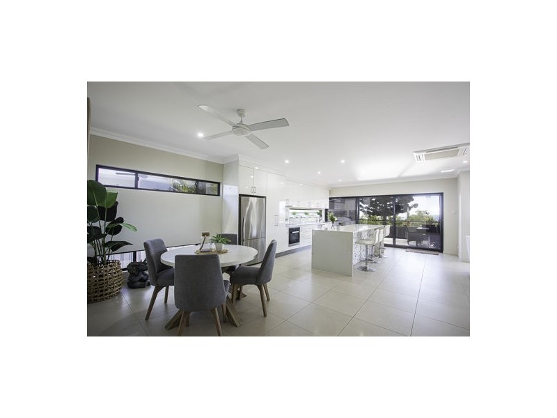 21 Slade Esplanade, Slade Point QLD 4740