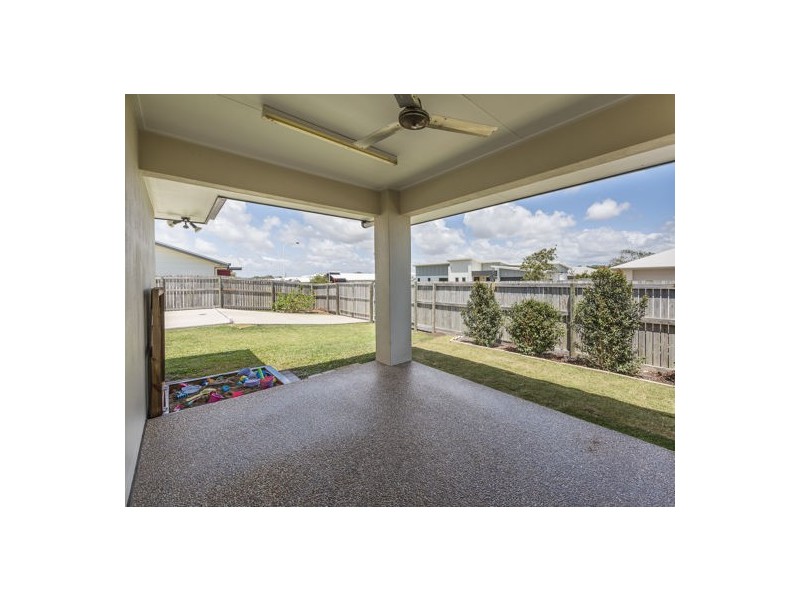 34 Montgomery Street, Rural View QLD 4740