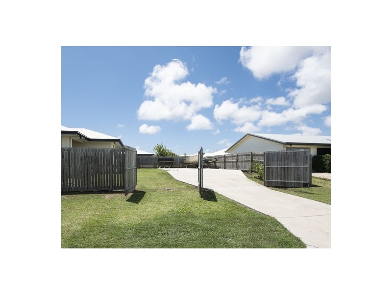 34 Montgomery Street, Rural View QLD 4740