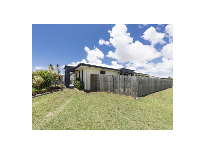 34 Montgomery Street, Rural View QLD 4740