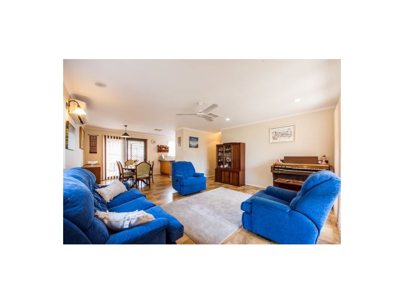 12 Grevillea Drive, Glenella QLD 4740