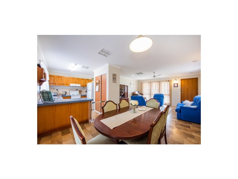 12 Grevillea Drive, Glenella QLD 4740