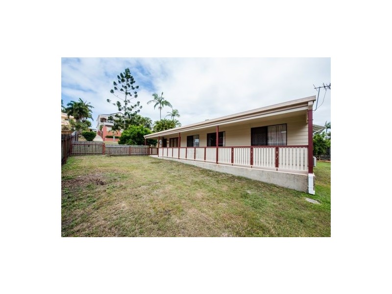 12 Grevillea Drive, Glenella QLD 4740