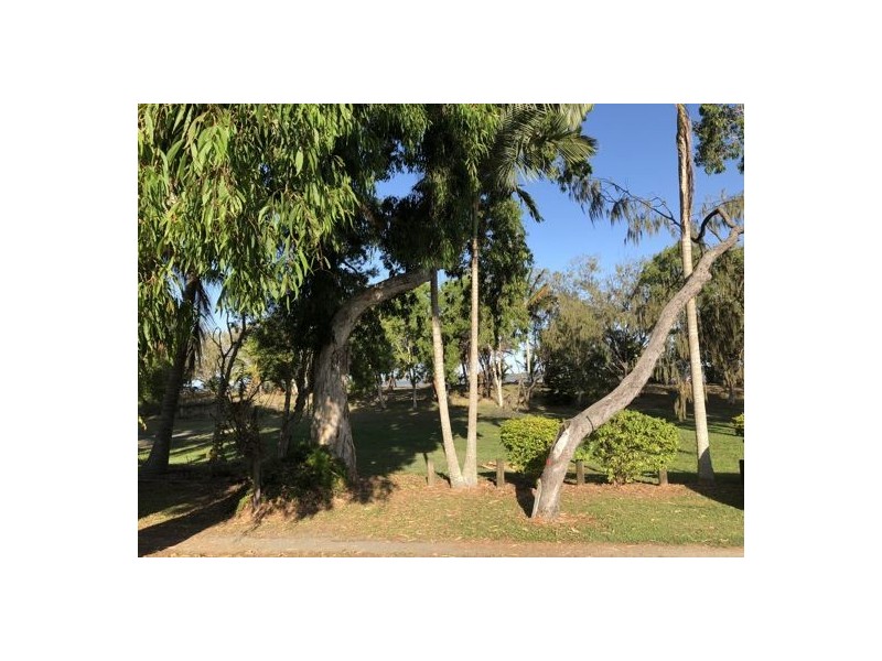 4 McEwens Beach Esplanade, Mcewens Beach QLD 4740