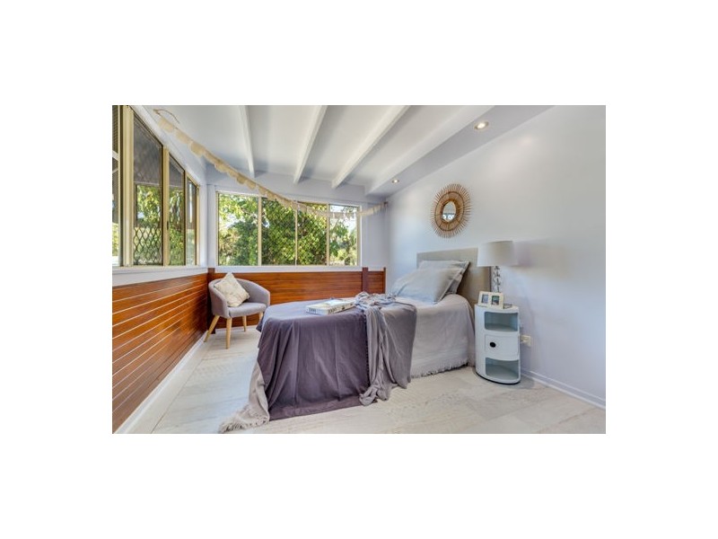 20 Pheasant Street, Slade Point QLD 4740