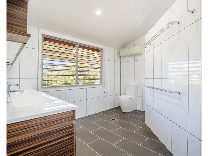 25 Shepherd Road, Eimeo QLD 4740
