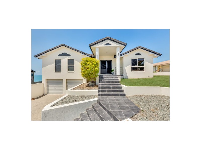 18 Sunrise Place, Blacks Beach QLD 4740
