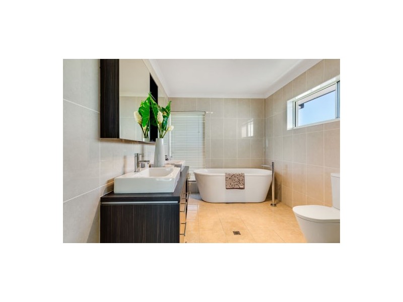 18 Sunrise Place, Blacks Beach QLD 4740