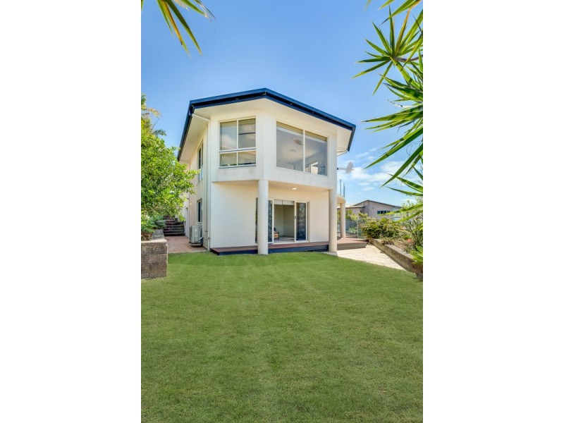 18 Sunrise Place, Blacks Beach QLD 4740