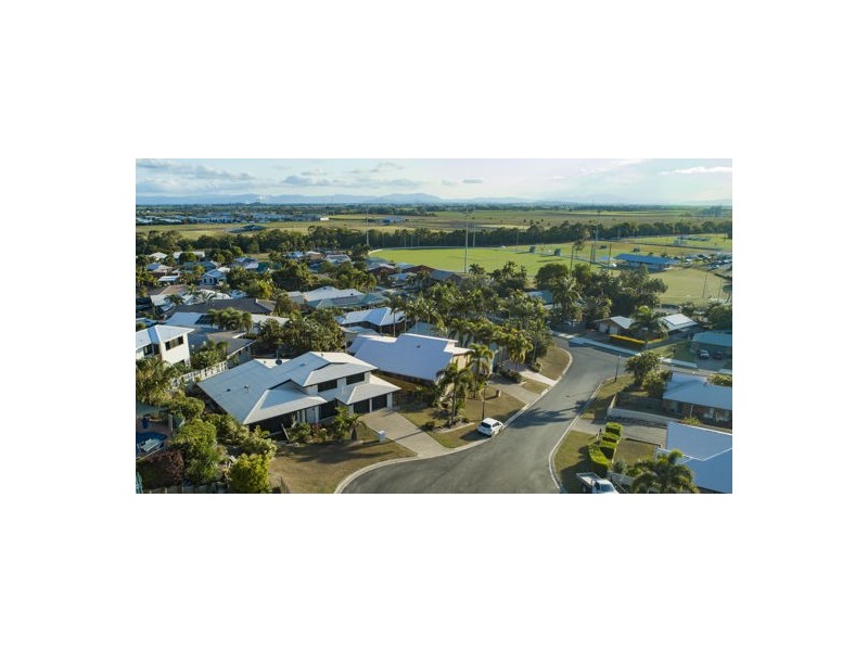 6 Maurene Court, Glenella QLD 4740