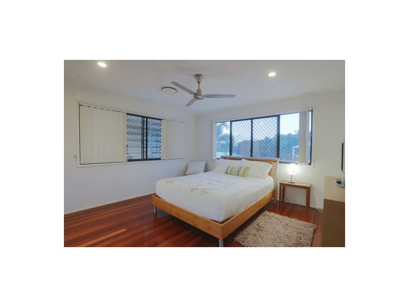 6 Maurene Court, Glenella QLD 4740
