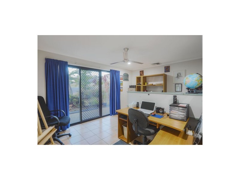 6 Maurene Court, Glenella QLD 4740