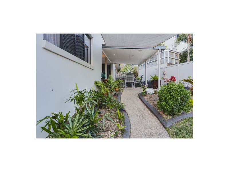6 Maurene Court, Glenella QLD 4740