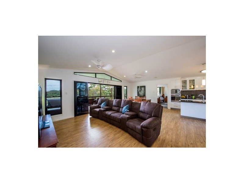 2 Bayview Drive, Habana QLD 4740