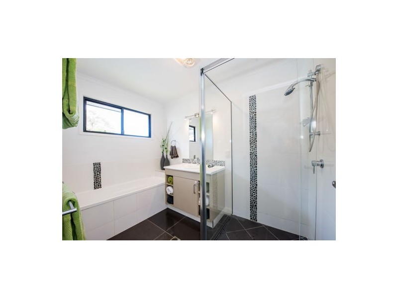 2 Bayview Drive, Habana QLD 4740