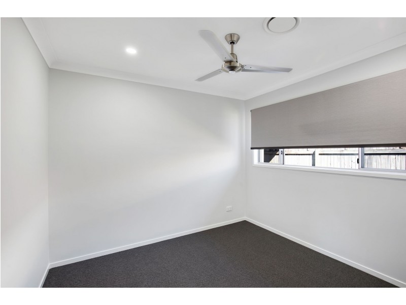 16 Ashton Place, Ooralea QLD 4740