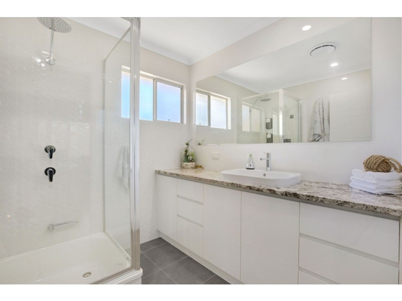 17 Norfolk Drive, Andergrove QLD 4740