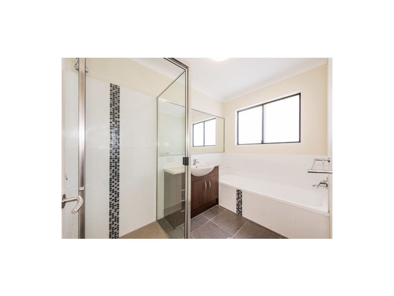 4 Highcrest Court, Bucasia QLD 4750