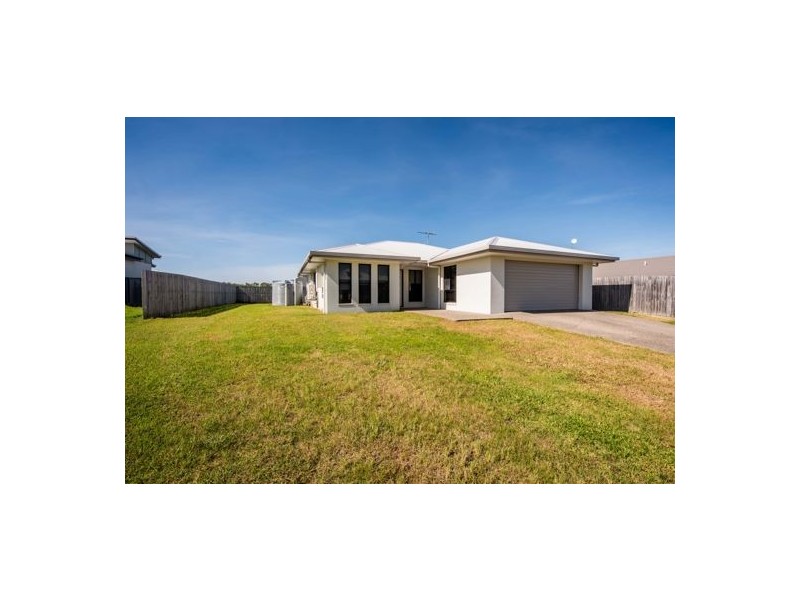 4 Highcrest Court, Bucasia QLD 4750