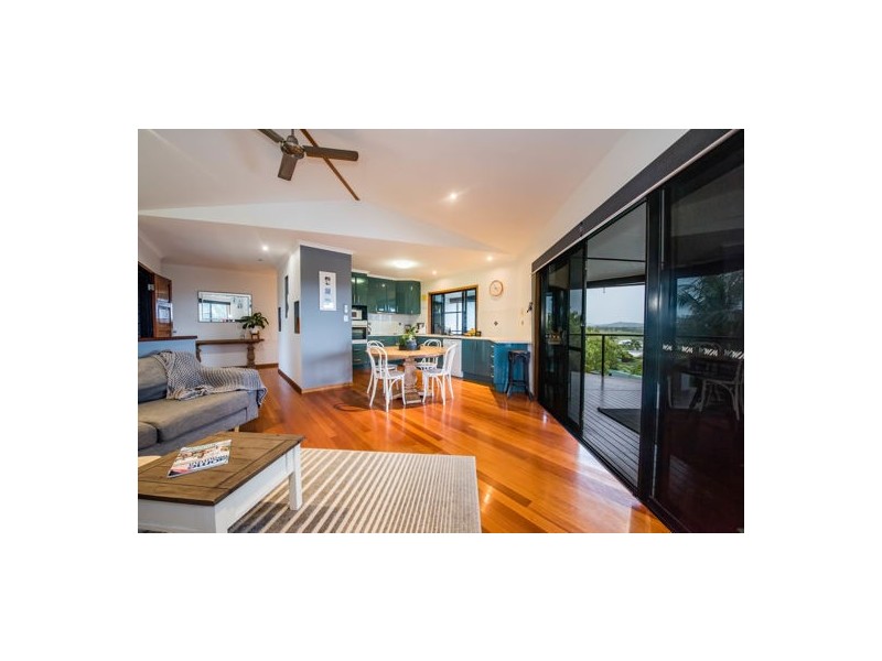 5 Palmview Court, Rural View QLD 4740