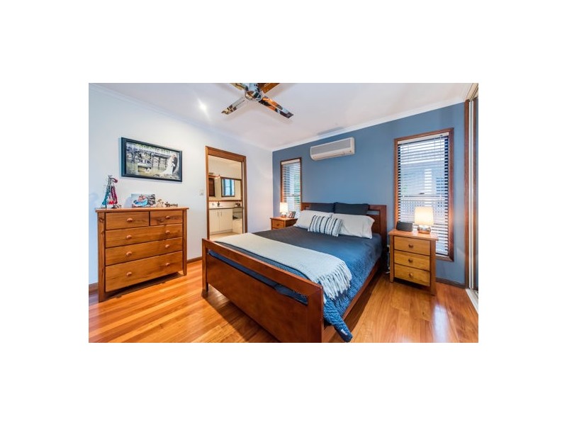 5 Palmview Court, Rural View QLD 4740