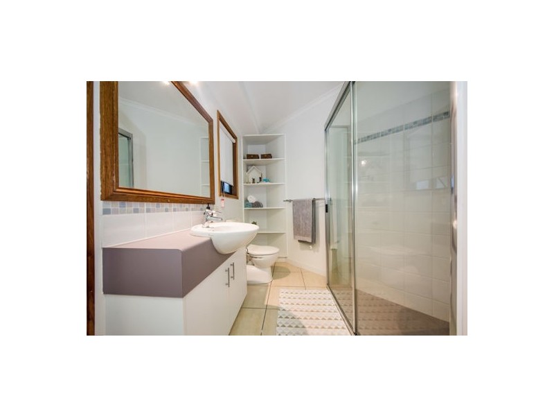 5 Palmview Court, Rural View QLD 4740