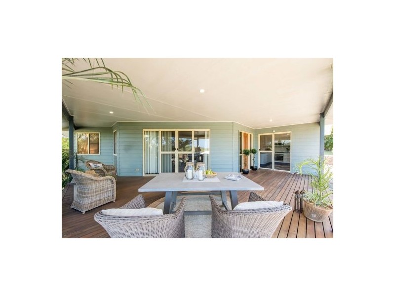 5 Murray Close, Rural View QLD 4740