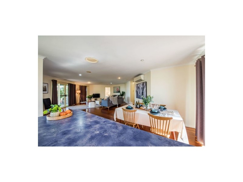 5 Murray Close, Rural View QLD 4740