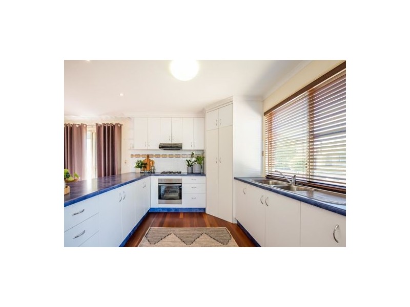 5 Murray Close, Rural View QLD 4740