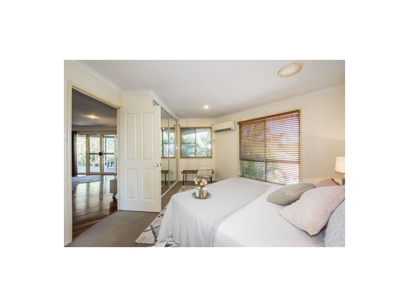 5 Murray Close, Rural View QLD 4740