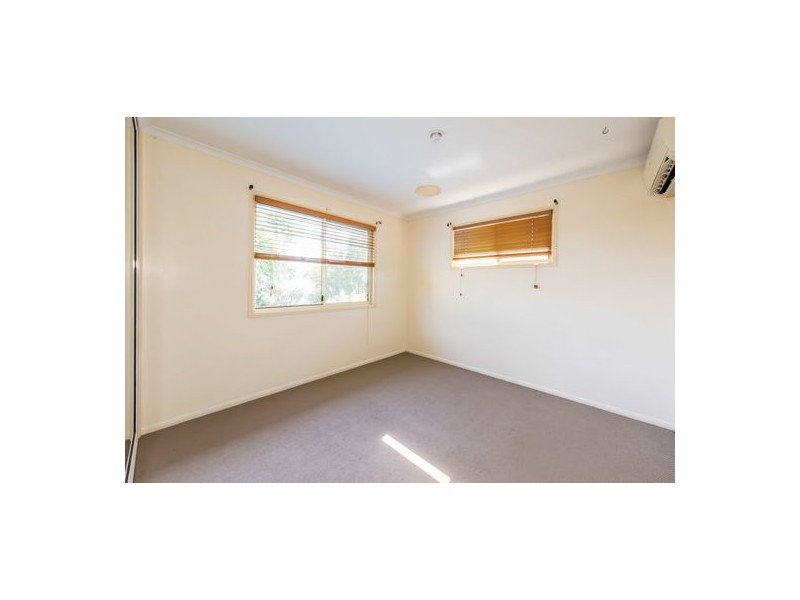 5 Murray Close, Rural View QLD 4740