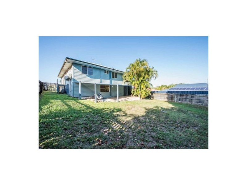 5 Murray Close, Rural View QLD 4740