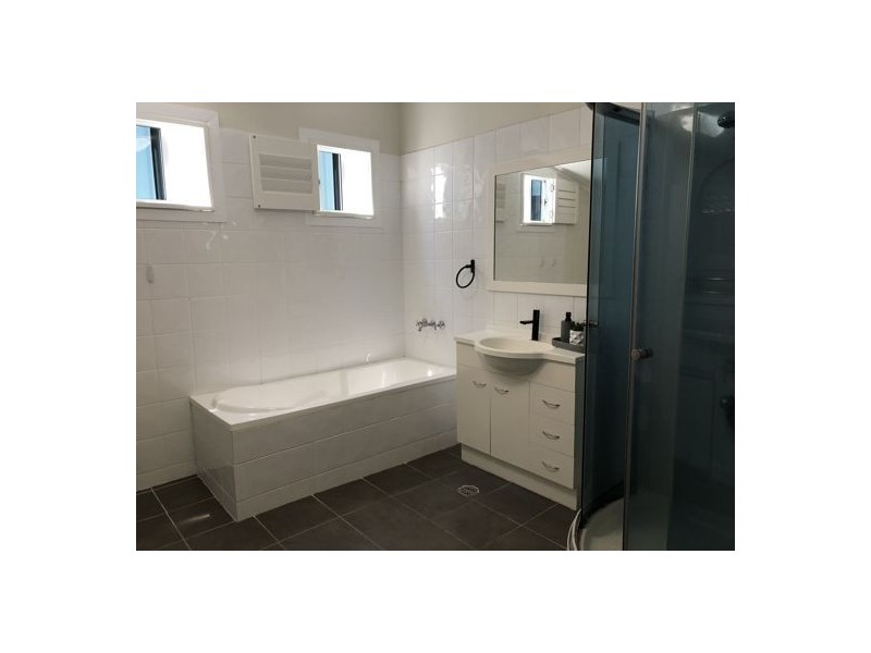 1 Vine Street, North Mackay QLD 4740