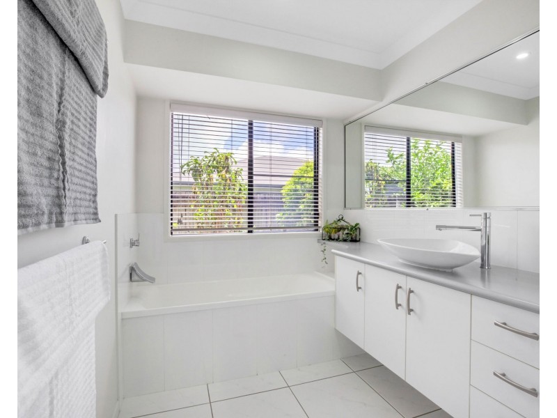 15 Eros Court, Ooralea QLD 4740