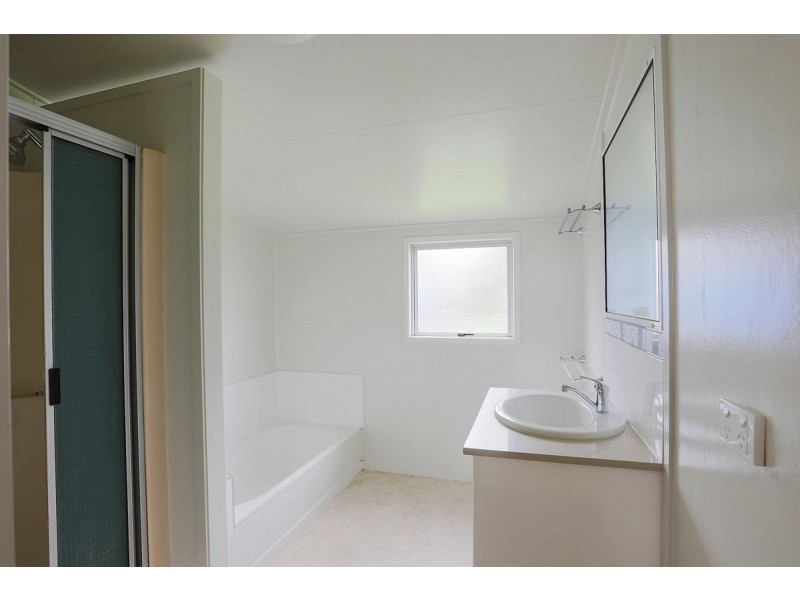 383 Bridge Road, West Mackay QLD 4740