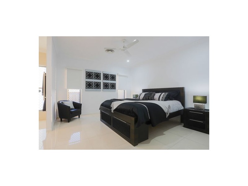 8 Emma Drive, Richmond QLD 4740