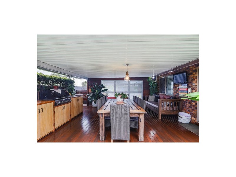 7 Hughes Street, Glenella QLD 4740