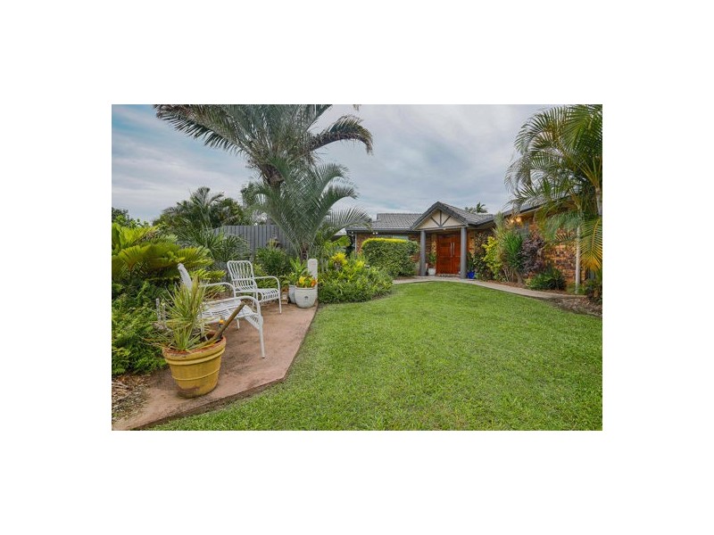 7 Hughes Street, Glenella QLD 4740