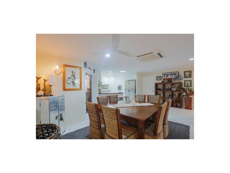 7 Hughes Street, Glenella QLD 4740
