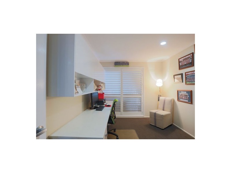 7 Hughes Street, Glenella QLD 4740