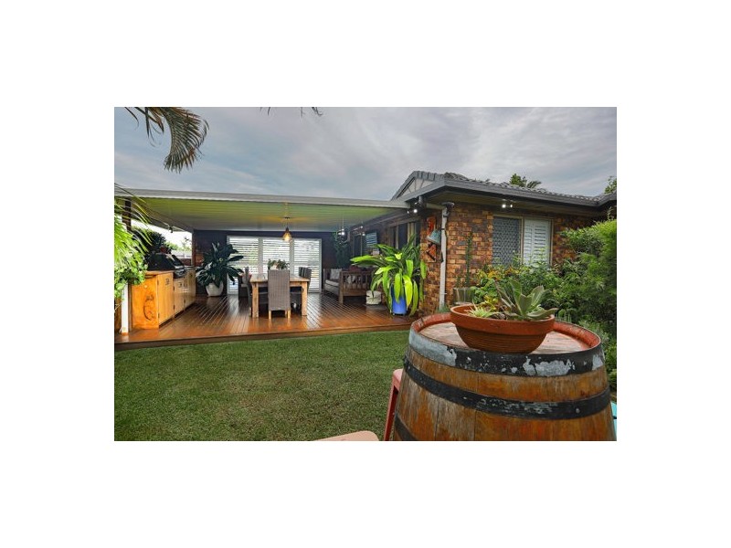 7 Hughes Street, Glenella QLD 4740