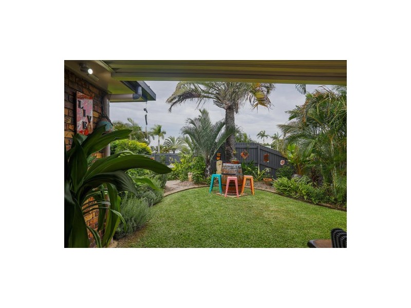 7 Hughes Street, Glenella QLD 4740