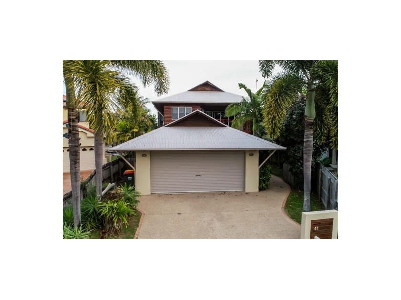 41 Beach Road, Dolphin Heads QLD 4740