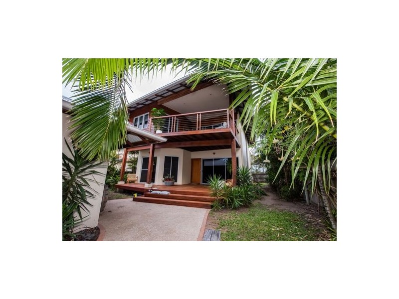 41 Beach Road, Dolphin Heads QLD 4740