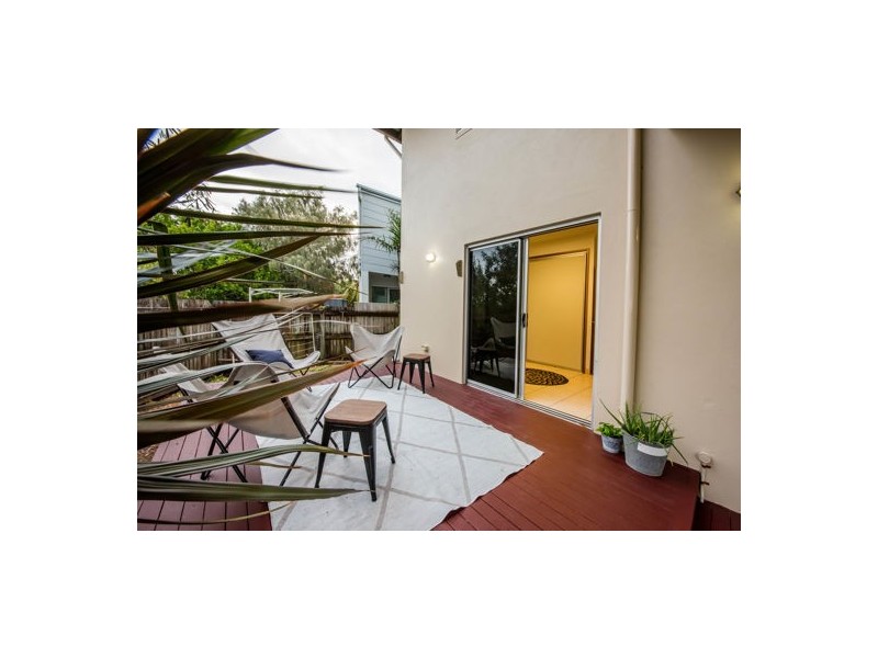 41 Beach Road, Dolphin Heads QLD 4740