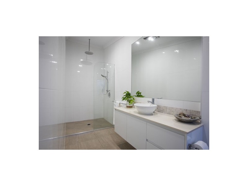 7B Danelles Way, Eimeo QLD 4740