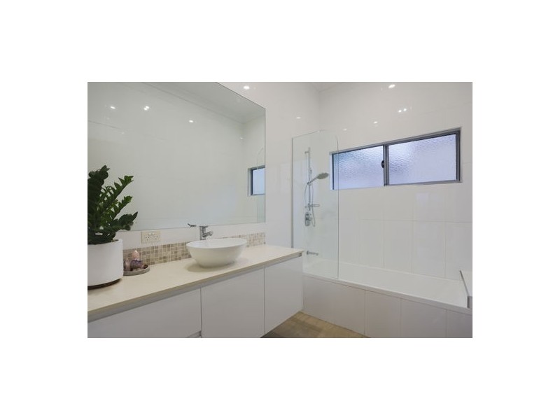 7B Danelles Way, Eimeo QLD 4740