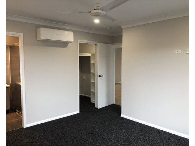 8 Chalmers Court, Mount Pleasant QLD 4740